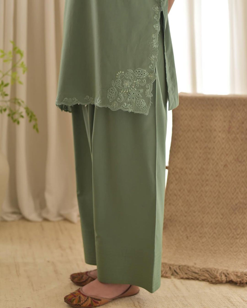 AIRA  3PC ( FARSHI SHALWAR )
