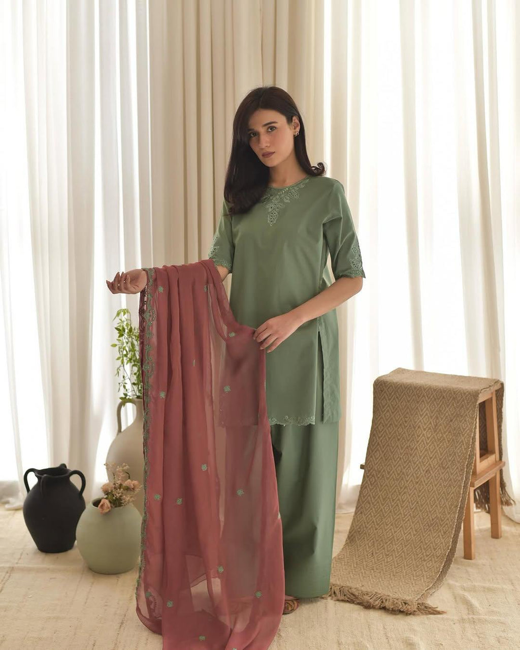 AIRA  3PC ( FARSHI SHALWAR )