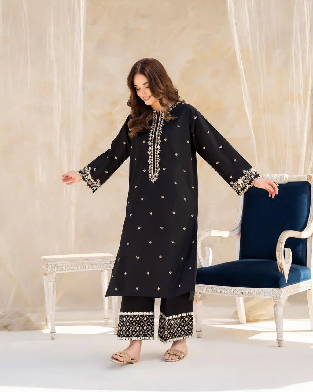 BLACK GULAB EMB 2PC SET