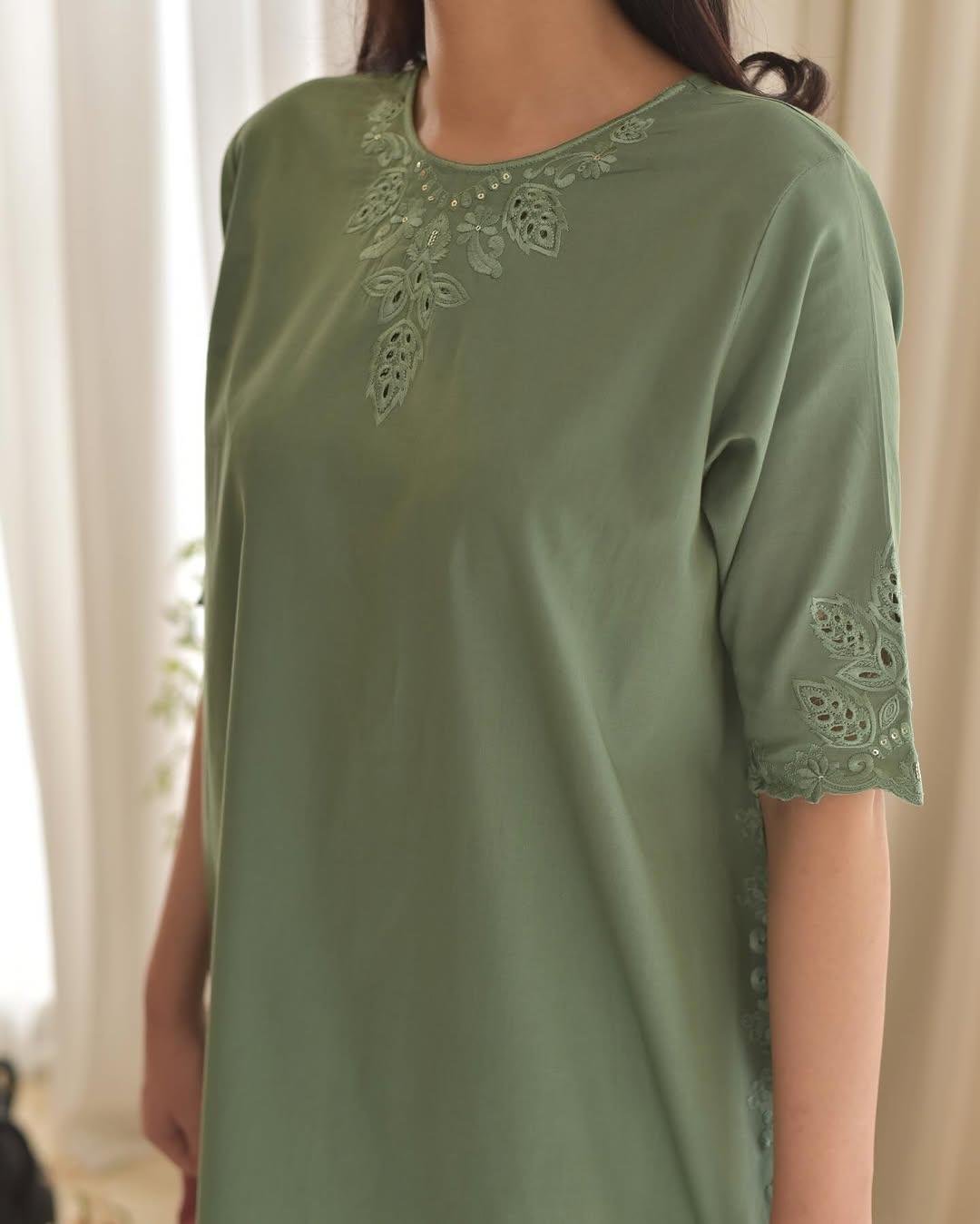 AIRA  3PC ( FARSHI SHALWAR )