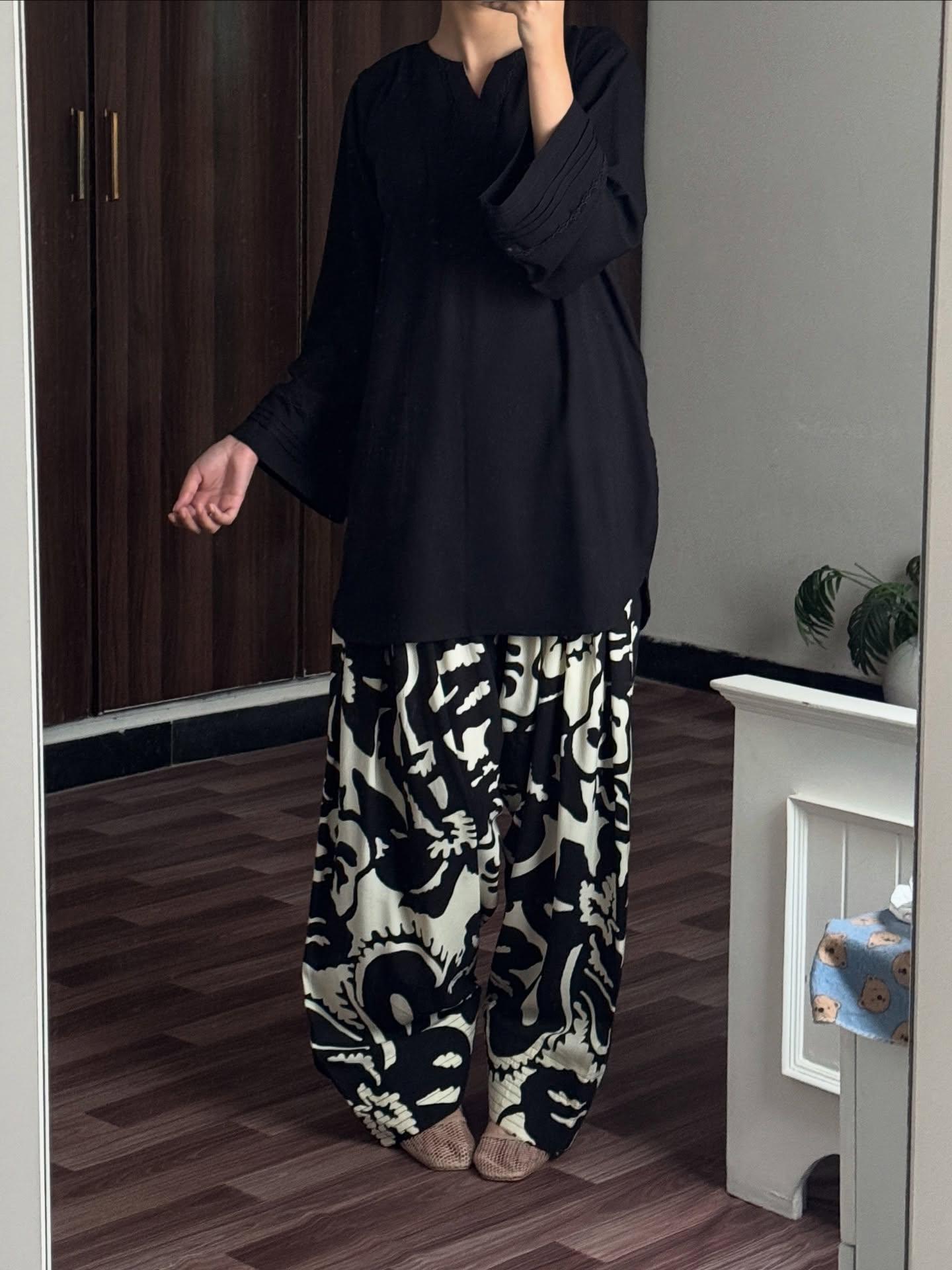 BLACK/WHITE SET ( FARSHI SHALWAR )