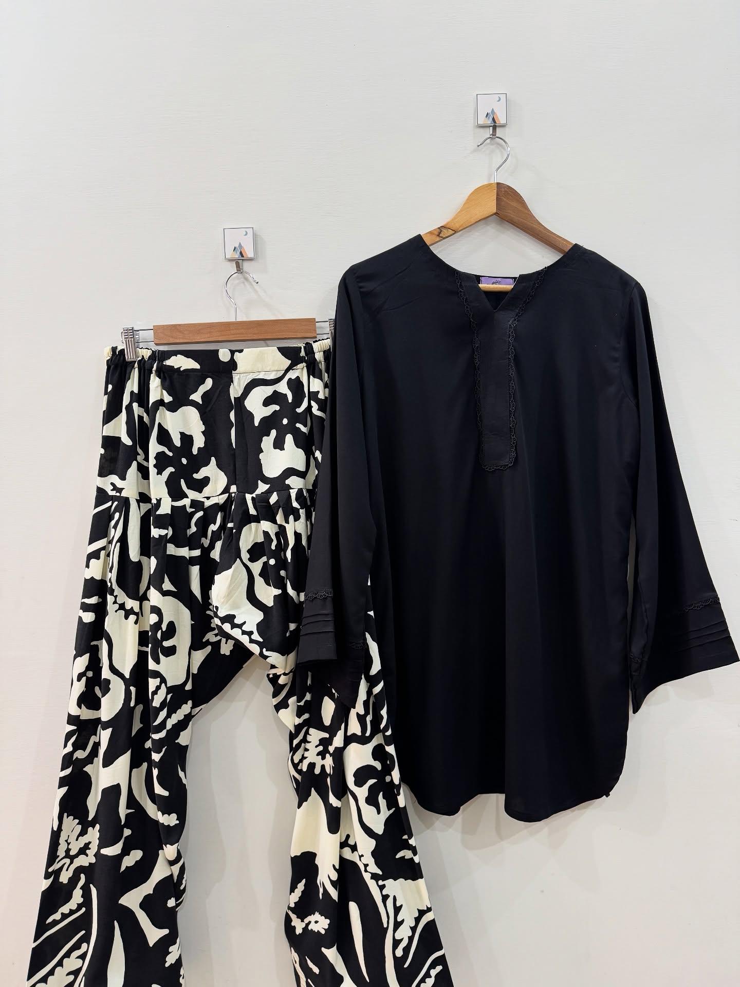 BLACK/WHITE SET ( FARSHI SHALWAR )