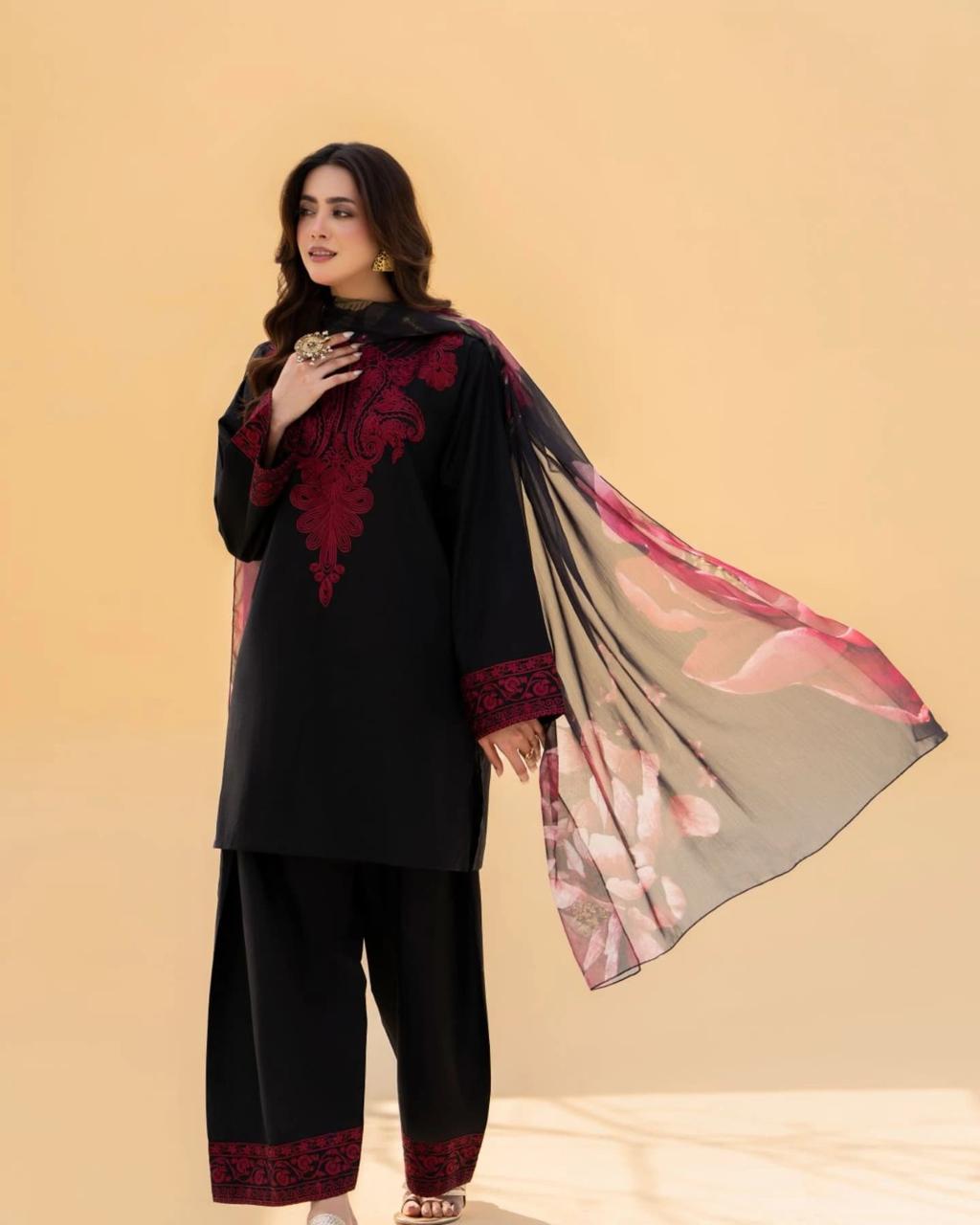 ZAROON LAWN 3PC ( FARSHI SHALWAR )